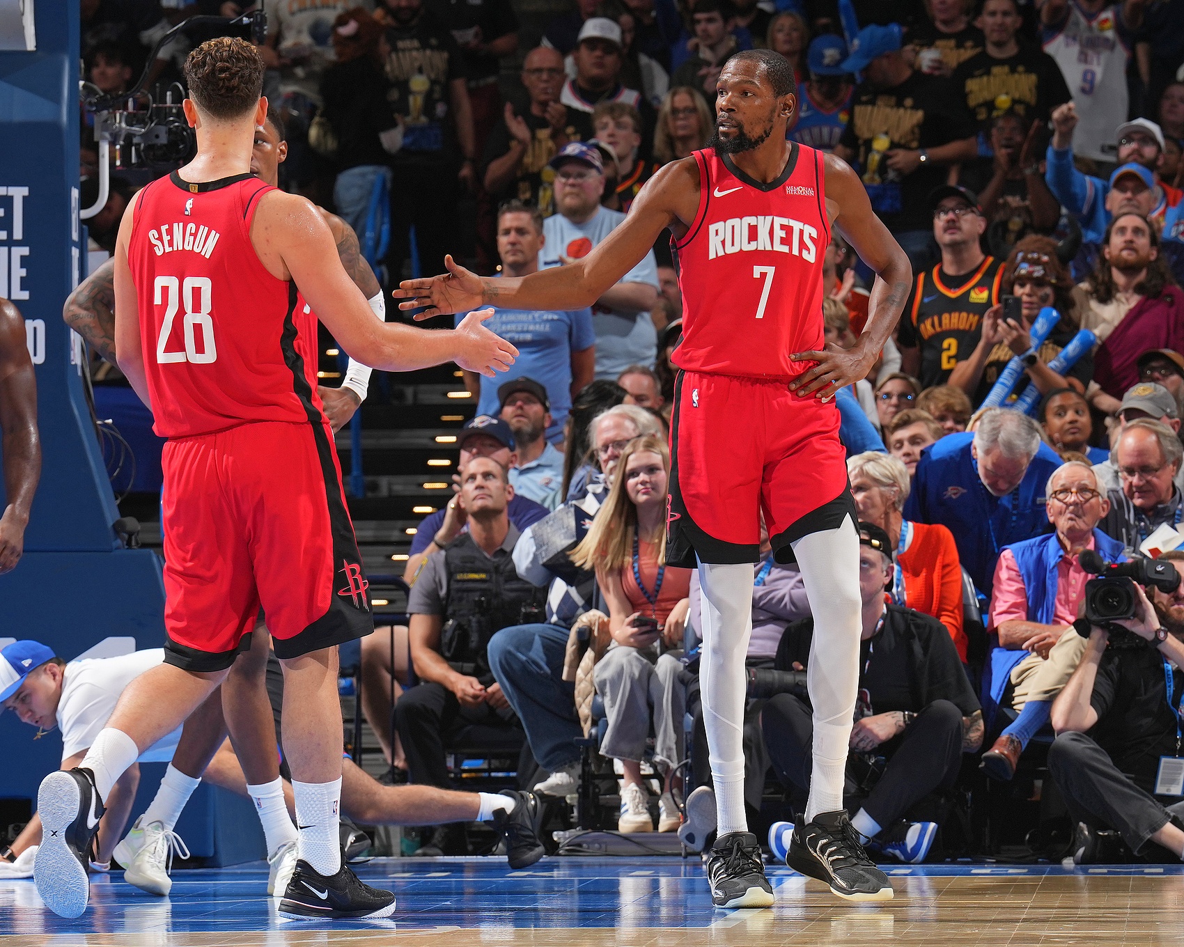 星空体育app-NBA彩经:火箭大胜鹈鹕 国王拿下开拓者 湖人不敌猛龙