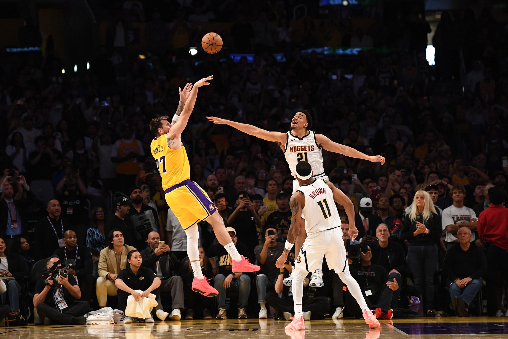 xingkong-不只是精彩的绝杀!战胜掘金或许能让湖人避开雷霆&获得主场优势