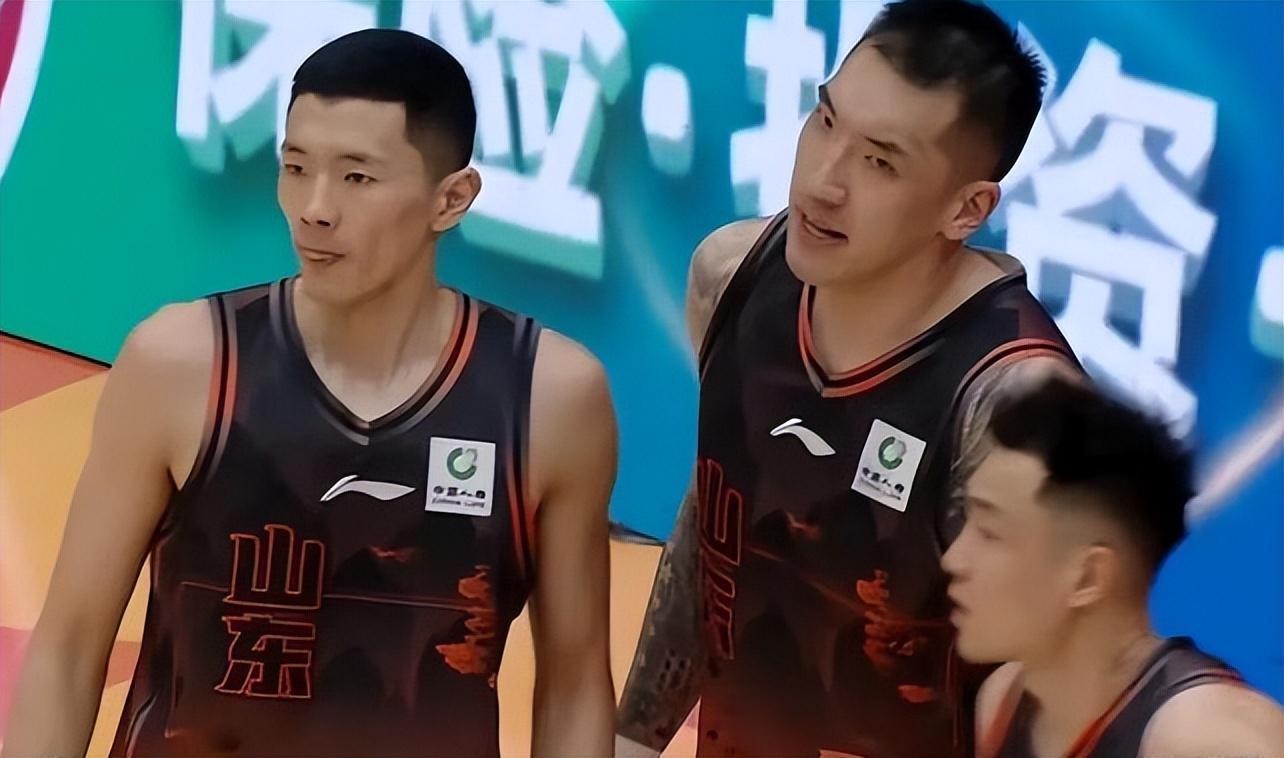 星空体育官网-28分惨败！山东男篮0比2遭淘汰，双外援挂零，全队无斗志潦草收官